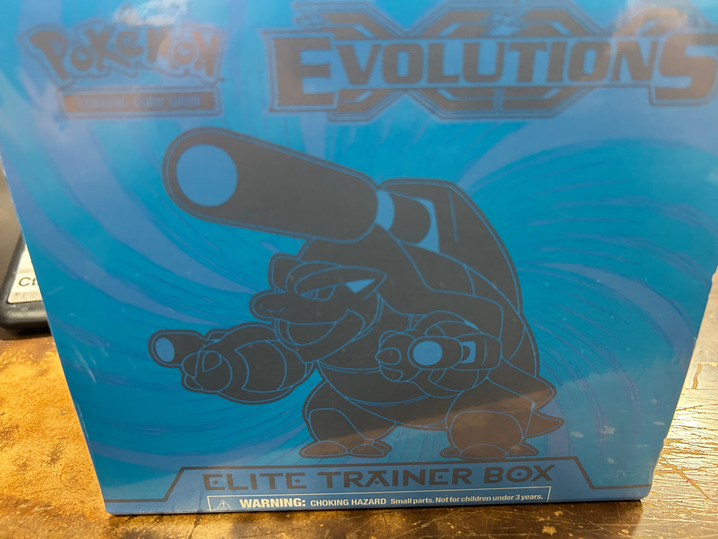 EVOLUTIONS XY SEALED ELITE TRAINER BOX *BLUE*