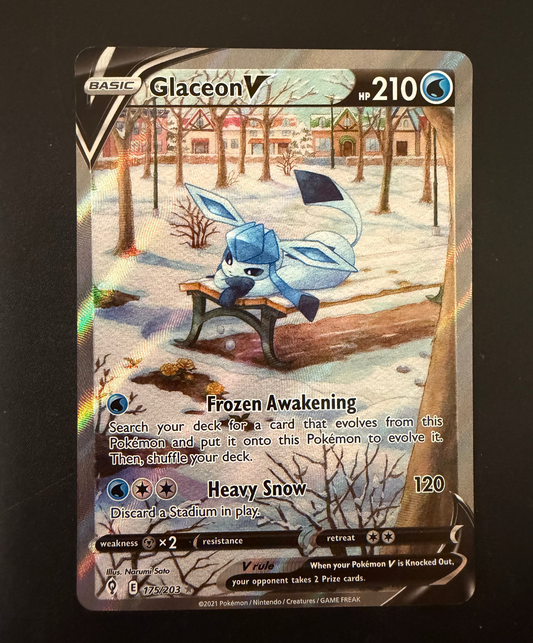 EVOLVING SKIES GLACEON V 175/203 PK1391